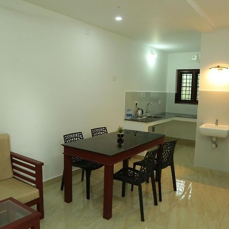 Grace Mary Residency Hotel Nedumbassery Kültér fotó