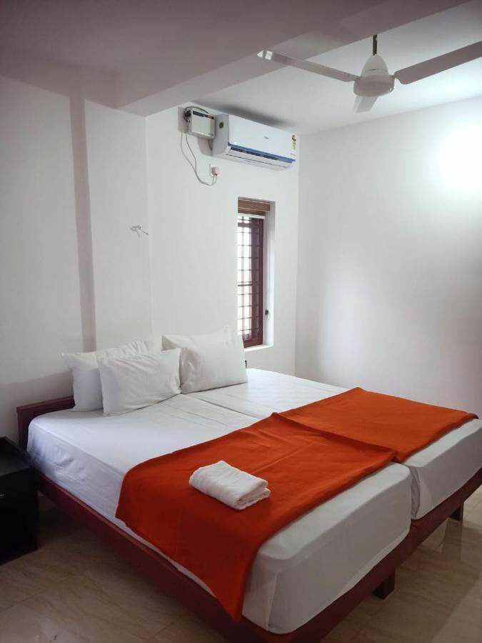 Grace Mary Residency Hotel Nedumbassery Kültér fotó