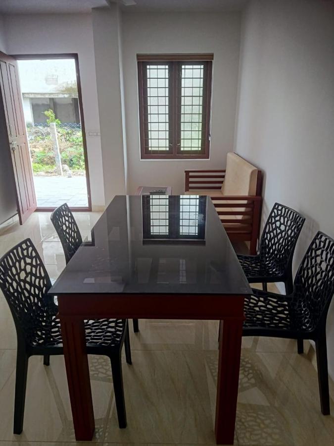Grace Mary Residency Hotel Nedumbassery Kültér fotó